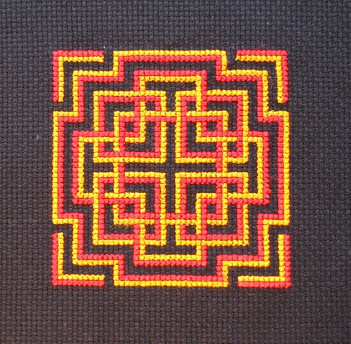 Product picture Celtic Knot in Red and Gold