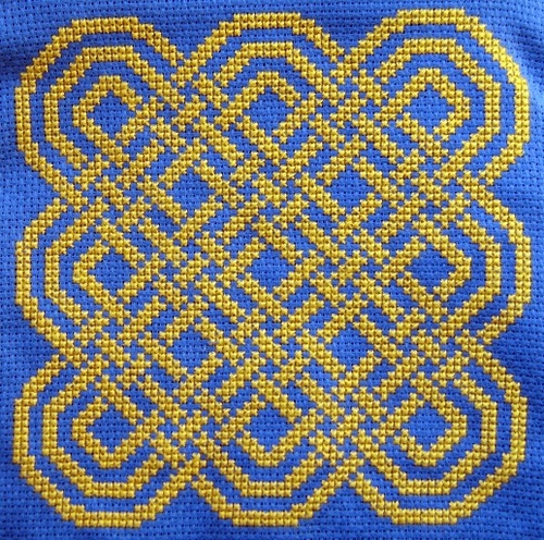 Product picture Celtic Knot in Gold on Blue