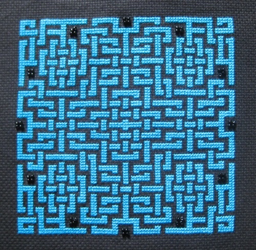 Product picture Celtic Knot in Blue on Black